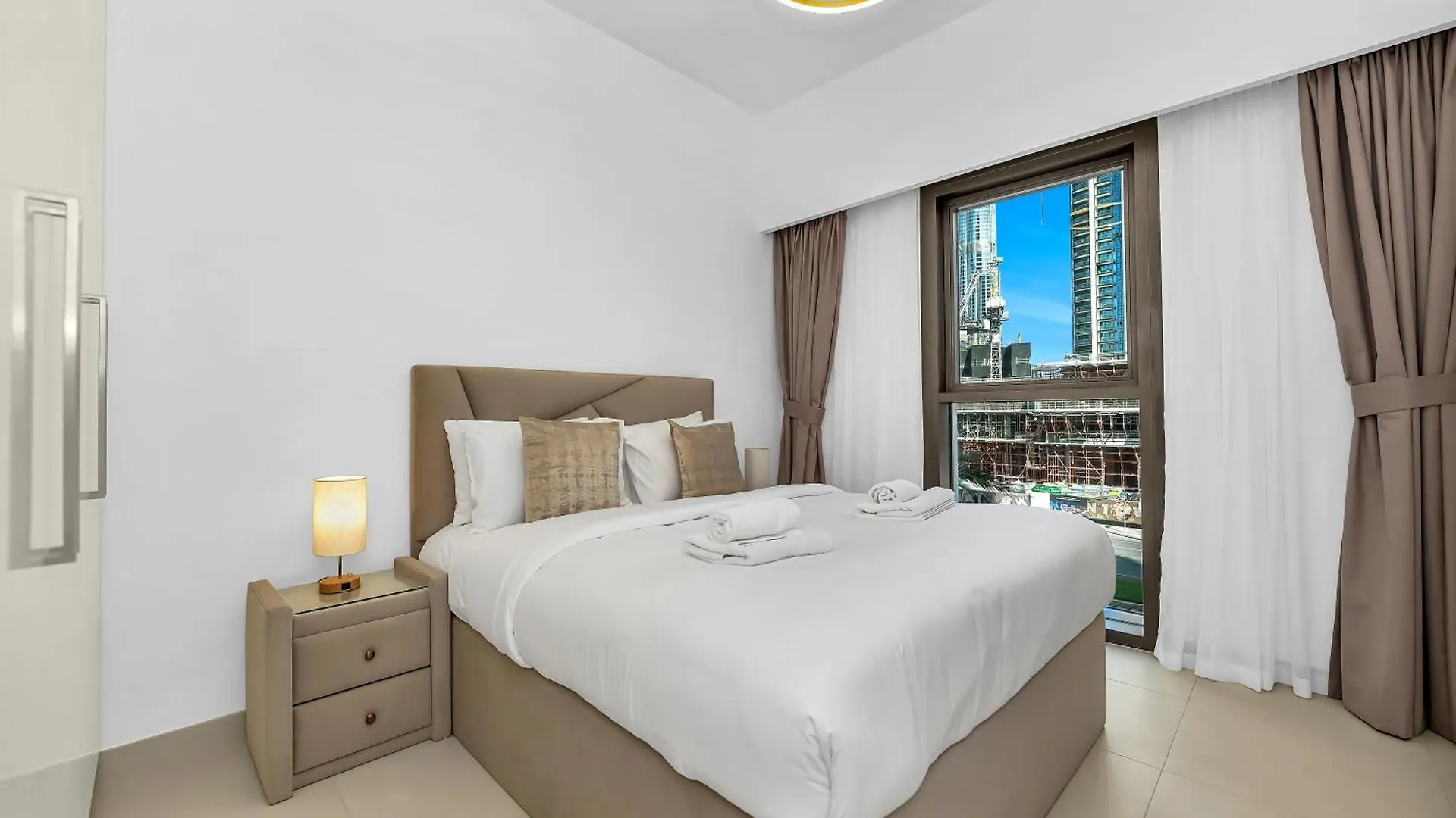 Luxury Downtown Dubai Apartment - 5 Mins Walk To Burj, Opera, Dubai Mall, Sleep 1-10 ОАЭ