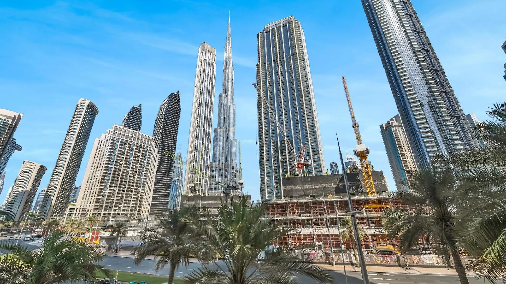 Luxury Downtown Dubai Apartment - 5 Mins Walk To Burj, Opera, Dubai Mall, Sleep 1-10