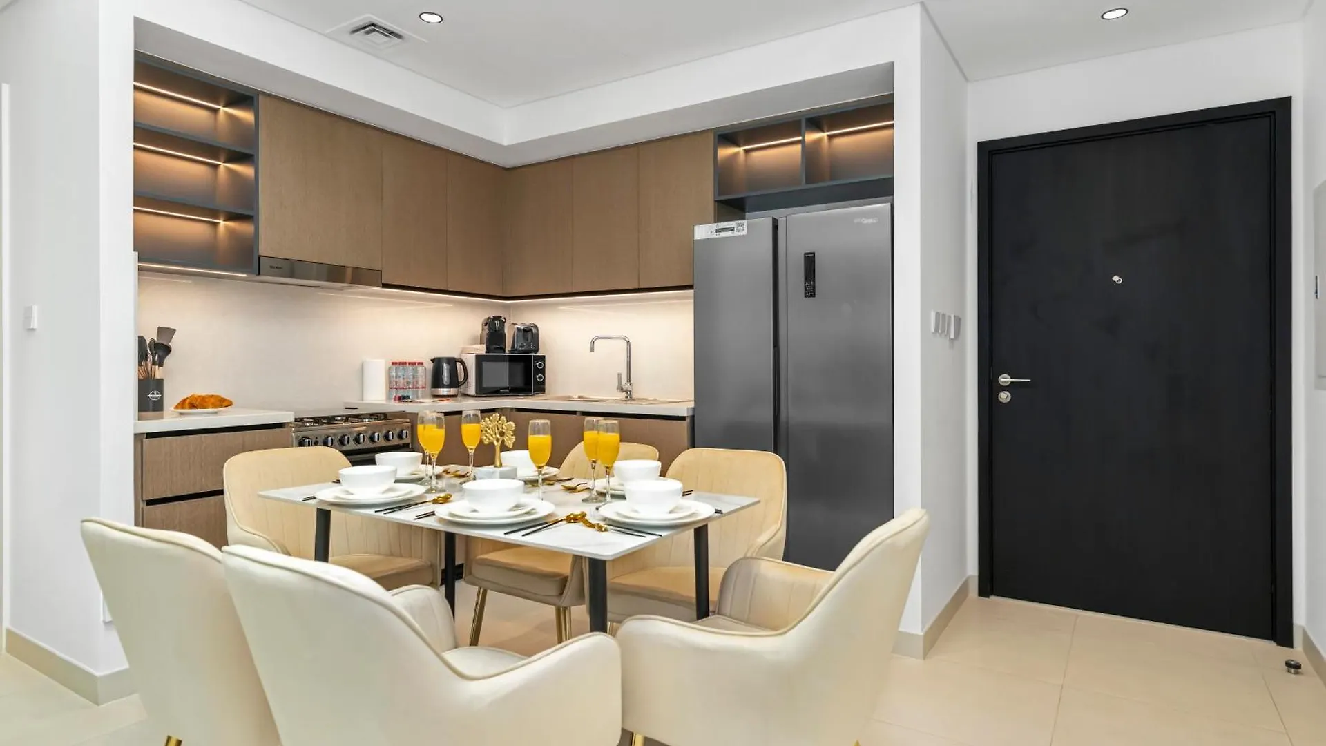 Luxury Downtown Dubai Apartment - 5 Mins Walk To Burj, Opera, Dubai Mall, Sleep 1-10