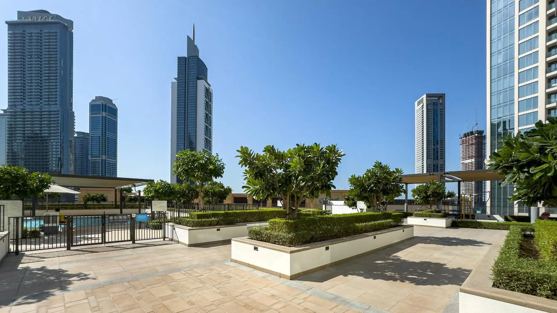 Luxury Downtown Dubai Apartment - 5 Mins Walk To Burj, Opera, Dubai Mall, Sleep 1-10