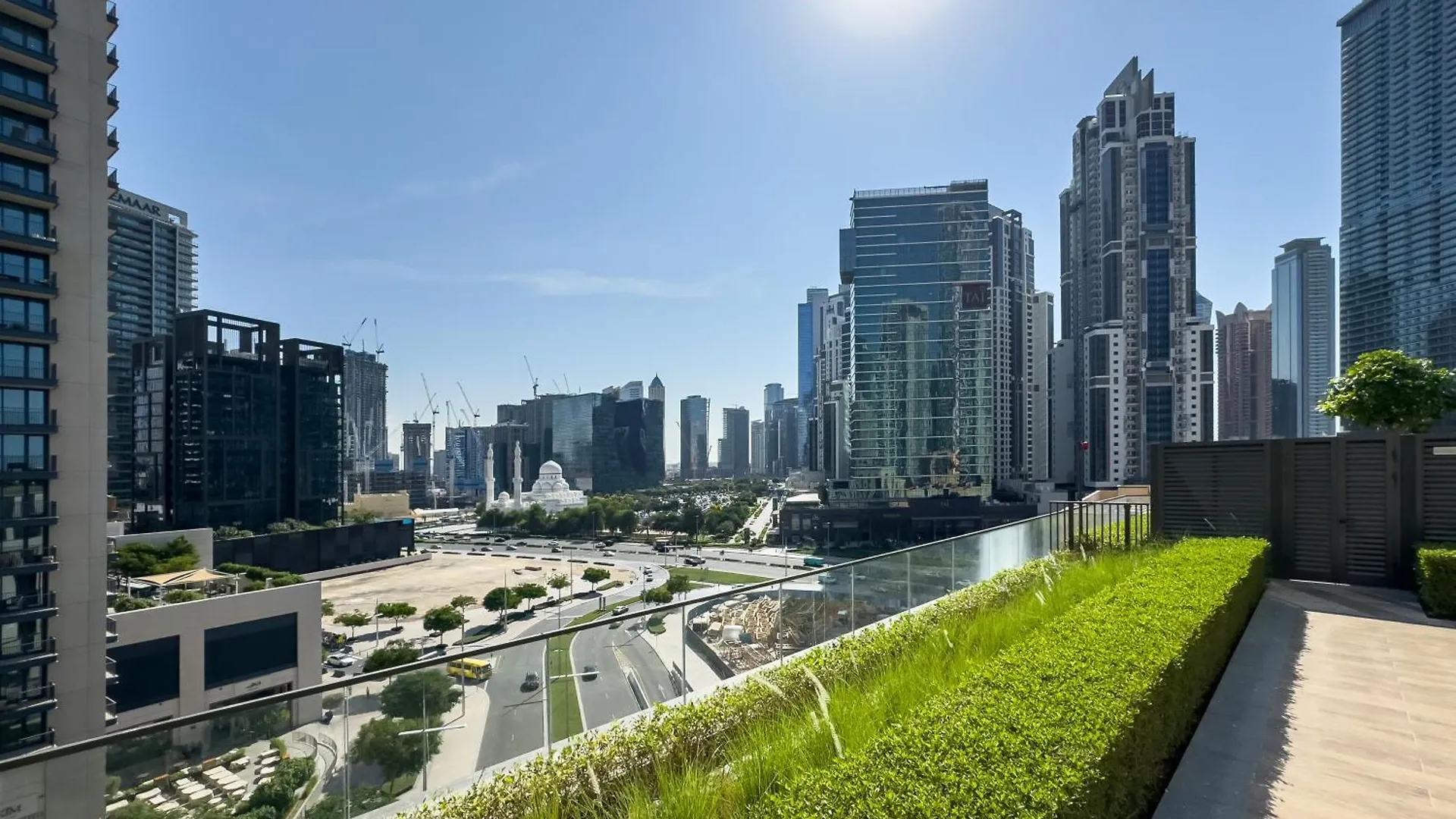 Luxury Downtown Dubai Apartment - 5 Mins Walk To Burj, Opera, Dubai Mall, Sleep 1-10 0*,