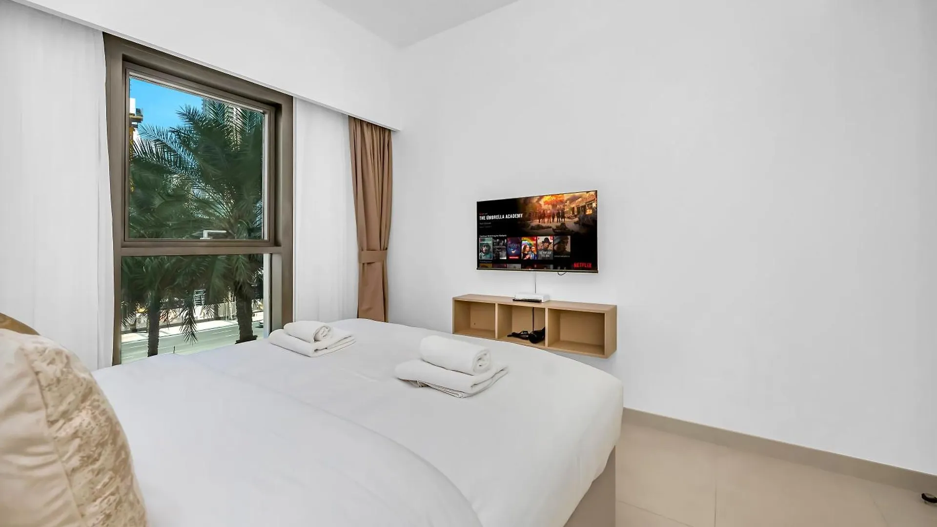 Luxury Downtown Dubai Apartment - 5 Mins Walk To Burj, Opera, Dubai Mall, Sleep 1-10