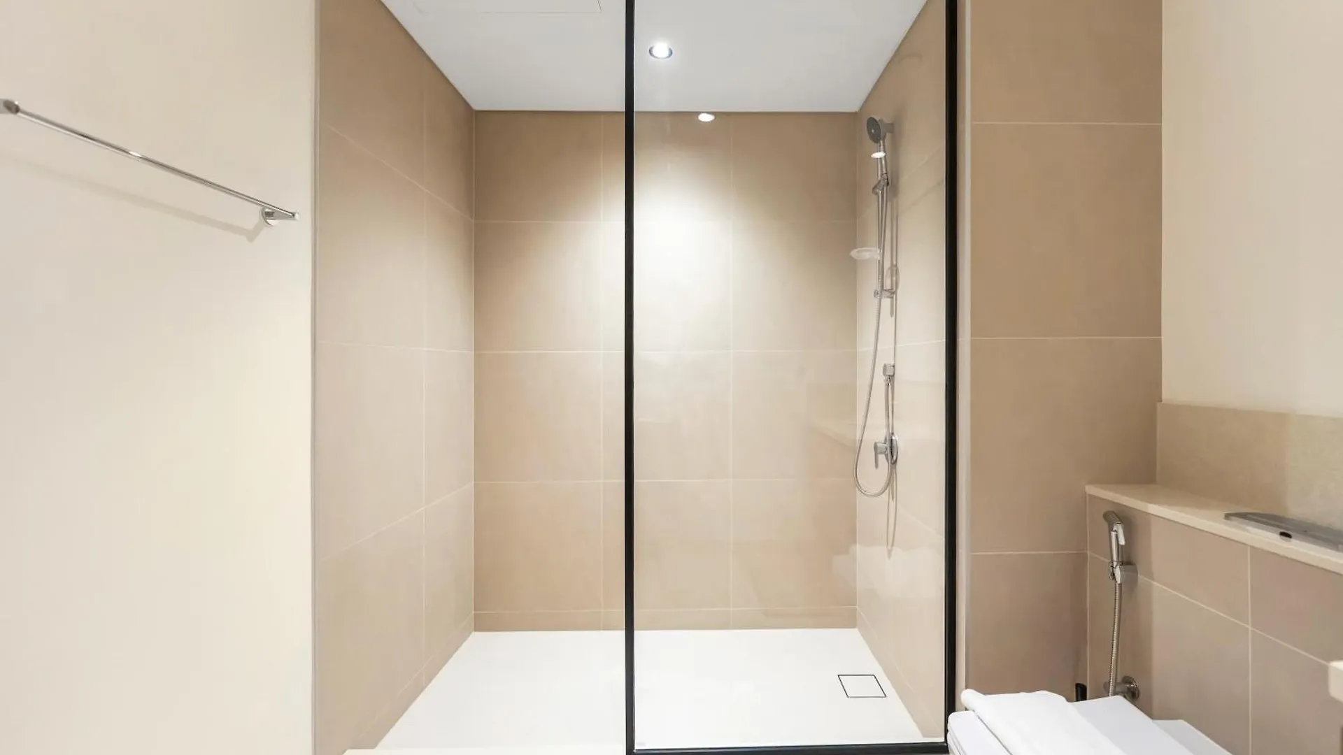 Luxury Downtown Dubai Apartment - 5 Mins Walk To Burj, Opera, Dubai Mall, Sleep 1-10 0*,  阿拉伯联合酋长国