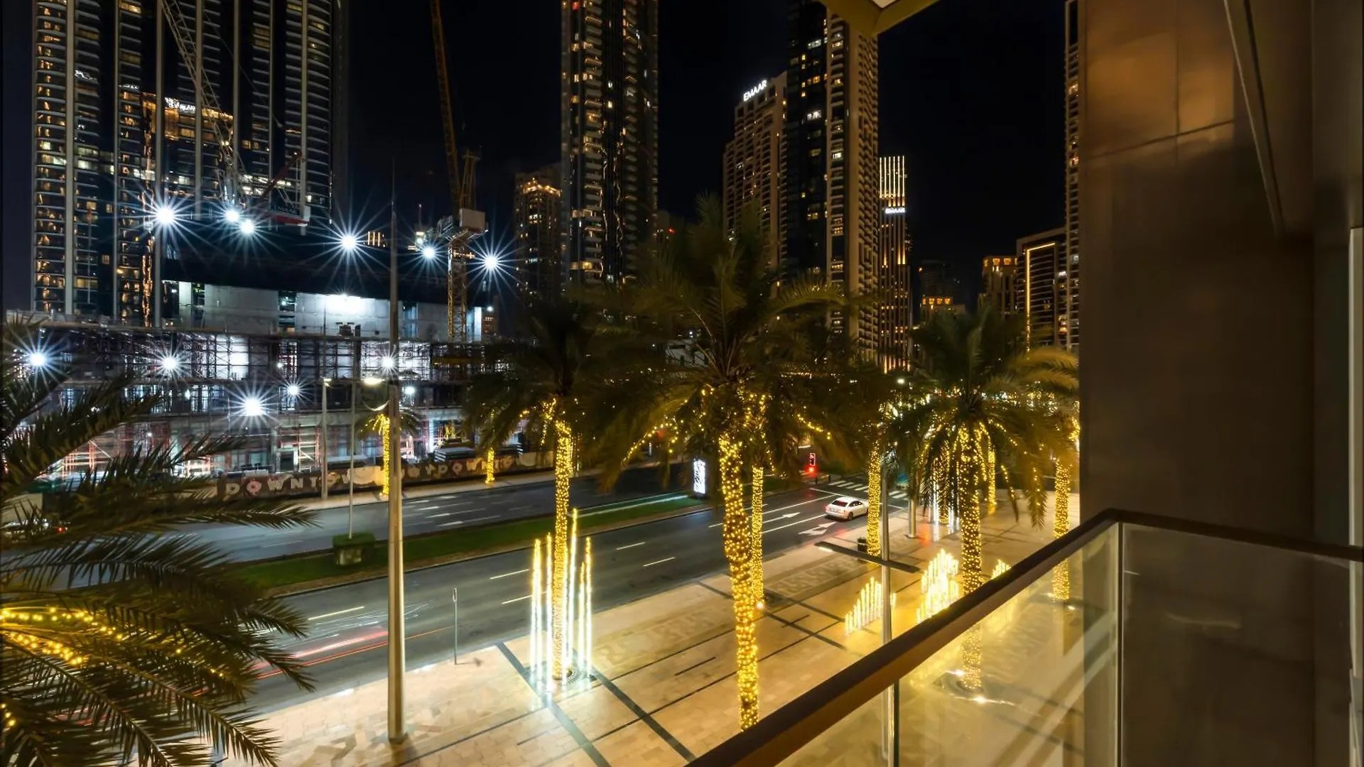 Luxury Downtown Dubai Apartment - 5 Mins Walk To Burj, Opera, Dubai Mall, Sleep 1-10