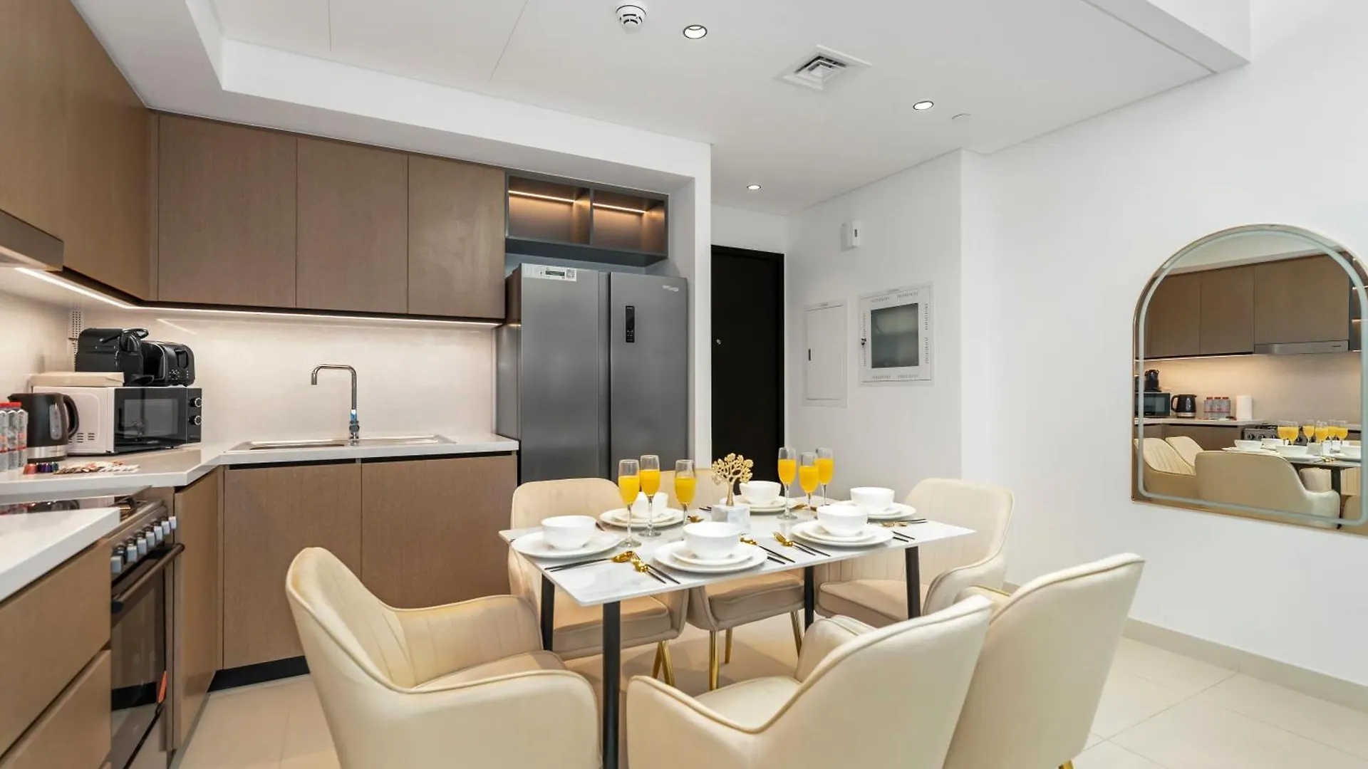 Luxury Downtown Dubai Apartment - 5 Mins Walk To Burj, Opera, Dubai Mall, Sleep 1-10 0*,  阿拉伯联合酋长国